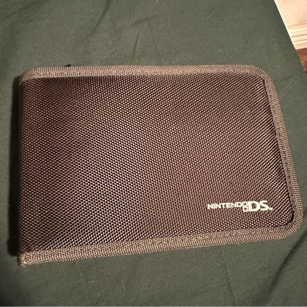 Rose gold Nintendo DSi Xl